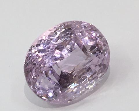 kunzite พลอยคุนไซด์ คันไซด์ พลอยสีชมพู พลอยดิบ อัญมณีสีชมพู เสริมดวง วันอังคาร ของแท้ ราคาถูก