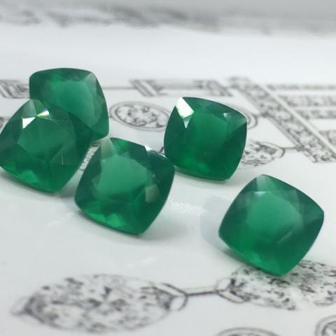 agate อัญมณีสีเขียว พลอยเขียวส่อง พลอยมรกต เสริมดวง ดูดวง ราศีพฤษ green sapphire emerald ราคาถูก ของแท้