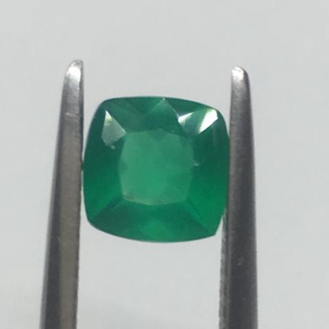 agate อัญมณีสีเขียว พลอยเขียวส่อง พลอยมรกต เสริมดวง ดูดวง ราศีพฤษ green sapphire emerald ราคาถูก ของแท้