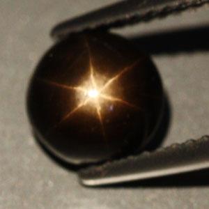 พลอยสตาร์ ซัฟไฟร์ 2.13 กะรัต (Black Star Sapphire)