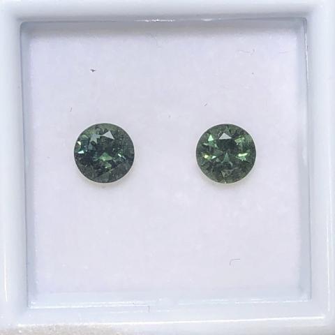 Green sapphire พลอยเขียวส่อง พลอยมรกตจันท์ พลอยบางกะจะ พลอยสีเขียว ดูดวง เสริมดวงโชคลาภ แหวน อัญมณีวันพุธ เสริมราศีพฤษ green sapphire พลอยแท้ราคาโรงงาน พลอยจันทบุรี