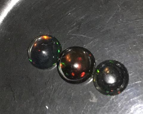black opal โอปอลดำ พลอยเสริมดวง แก้ชง เสริมราศีตุลย์ โอปอไฟ พลอยแท้ มีใบเซอร์ ราคาถูก