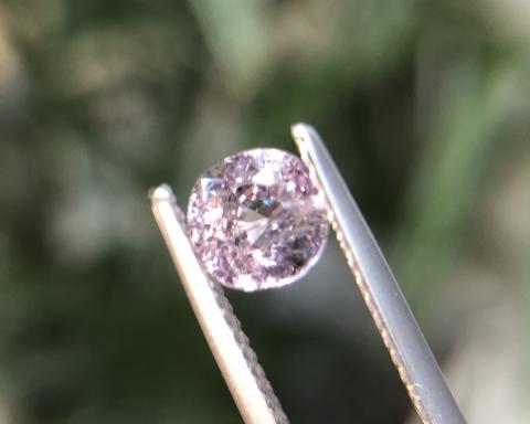 พลอยสปิเนล spinel พลอยพม่า พลอยดิบไม่เผา พลอยสีม่วงพาสเทล พลอยสีหวาน gemstone พลอยเสริมดวง พลอยแท้ราคาถูก