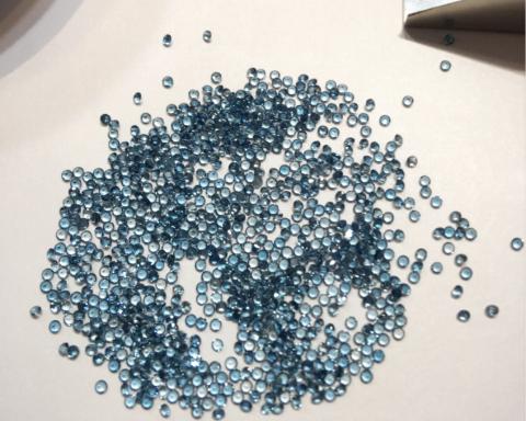 พลอยมิล พลอยล้อมพระ พลอยเม็ดเล็ก พลอยแท้สีน้ำเงิน พลอยไซด์เล็ก พลอยแต่งเครื่องประดับ พลอยสายมู smallgemstones  bluegems naturalgemstones