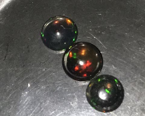 black opal โอปอลดำ พลอยเสริมดวง แก้ชง เสริมราศีตุลย์ โอปอไฟ พลอยแท้ มีใบเซอร์ ราคาถูก