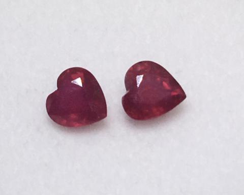 ruby พลอยทับทิม พลอยทรงหัวใจ ความรัก  สีแดง ทับทิมแท้ ring แหวน แก้ชง วันเกิด ดูดวง อัญมณีเสริมดวง ราศีกรกฏ ต่างหู พลอยทับทิมแท้ รับทำเครื่องประดับ jewelry