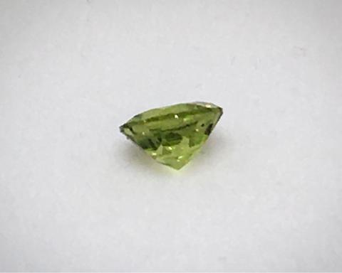 พลอยไม่เผา พลอยเพอริดอท peridot พลอยเสริมดวง แก้ชง ราศ๊สิงห์ พลอยแท้ พลอยสด วันพุธ หินนำโชค ดูดวง พลอยราคาโีรงงาน