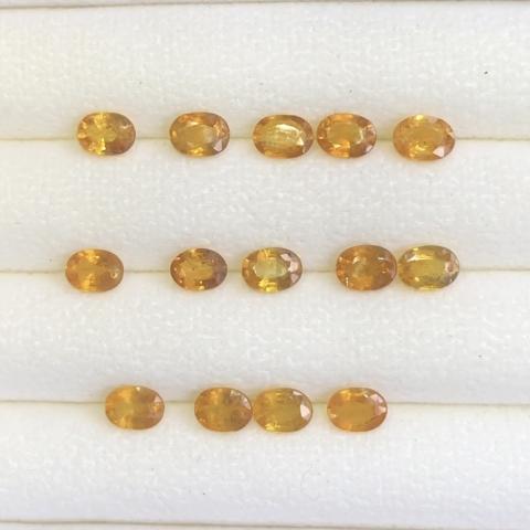 yellow sapphire 14 pcs g1-488-26 yellowsapphire พลอยบุษราคัมบางกะจะ จันทบุรี พลอยไทย นพเก้า เสริมดวง ดูดวง แก้ชง แหวนพลอยแท้ บุษย์น้ำเพชร พลอยดิบ