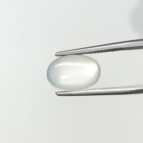 moonstone มูนสโตน พลอย มุกดาหาร พลอยตาแมว cat eye พลอยราศีเมถุน อัญมณี สีขาว เสริมดวง เสริมราศีเกิด พลอยแท้ พลอยสายมู