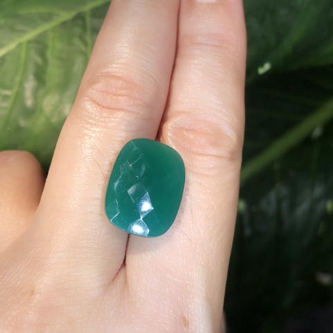 โมราเขียว greenagate พลอยสีเขียวสวย พลอยมรกต เสริมดวง ดูดวง ราศีพฤษ greensapphire พลอยแท้มีใบเซอร์ พลอยธรรมชาติดิบ พลอยหัวแหวน พลอยเมืองจันท์